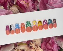 Load image into Gallery viewer, Smiley face Nails