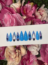 Load image into Gallery viewer, LuLu Skyy Nails