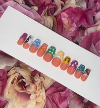 Load image into Gallery viewer, Smiley face Nails