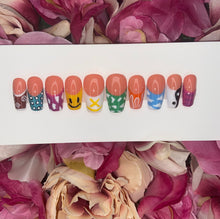 Load image into Gallery viewer, Smiley face Nails