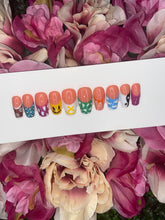 Load image into Gallery viewer, Smiley face Nails